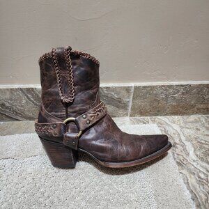 Cleo+Wolf Women's Willow Fashion Booties Snip Toe